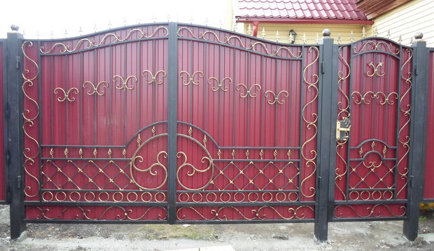 №3 Красивые кованые ворота