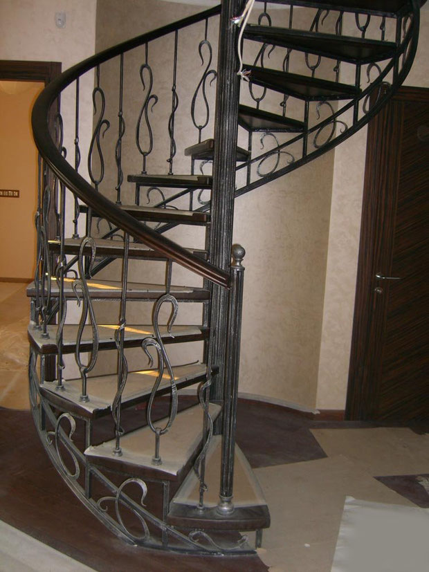 Лестницы в Кургане